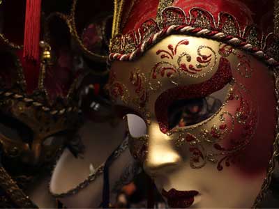 Close up of a mask shot by the Canon 800D